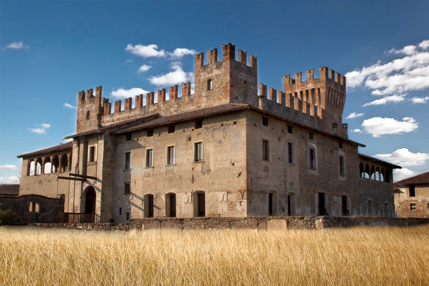 Eastern Monday Among Castles in the Bergamo Countryside